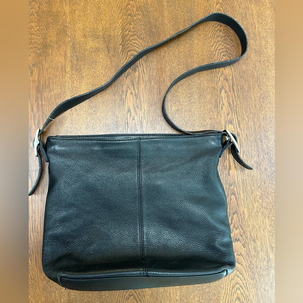 Leather Gianni Bernini black pebble crossbody shoulder bag purse. Many sections.